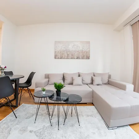 New York Waterfront Apartment Belgrade