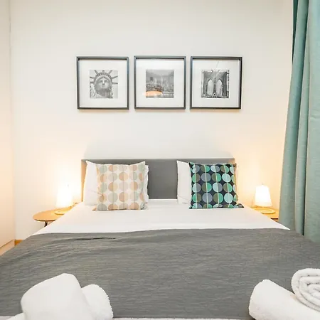 New York Waterfront Apartament